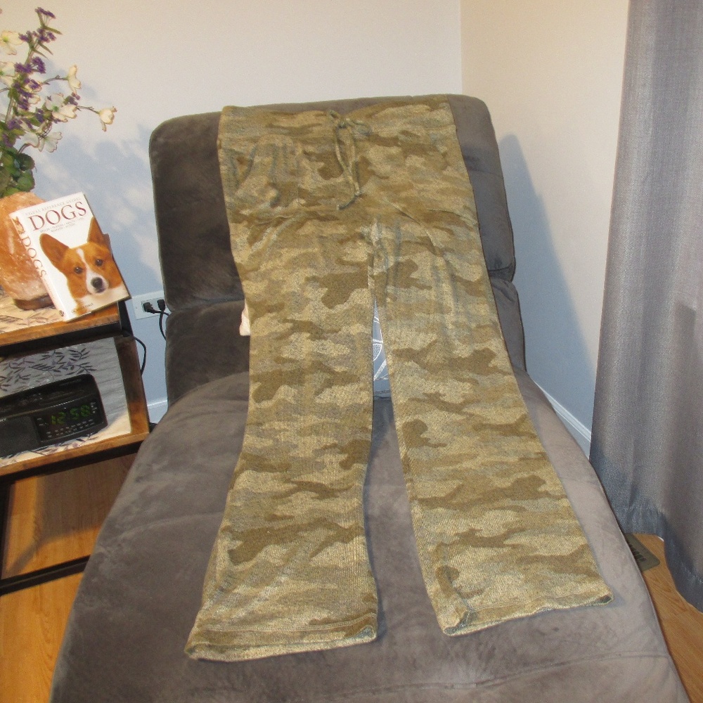 So SWEATPANTS: THE LOUNGE LIFE. FRONT POCKETS